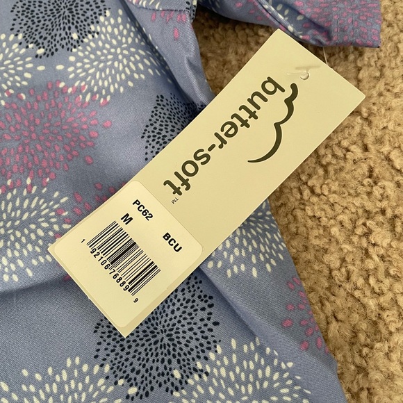 Cute Scrub Top - Picture 3 of 3